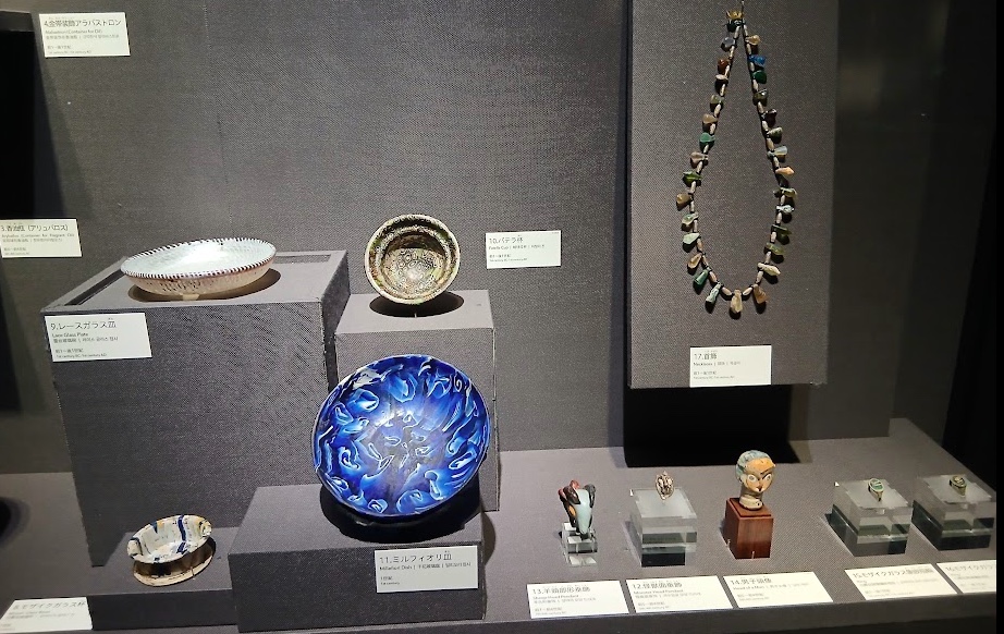 レースガラス皿、ミルフィオリ皿、パテラ杯など東地中海地域の古代ガラス(東京国立博物館蔵)